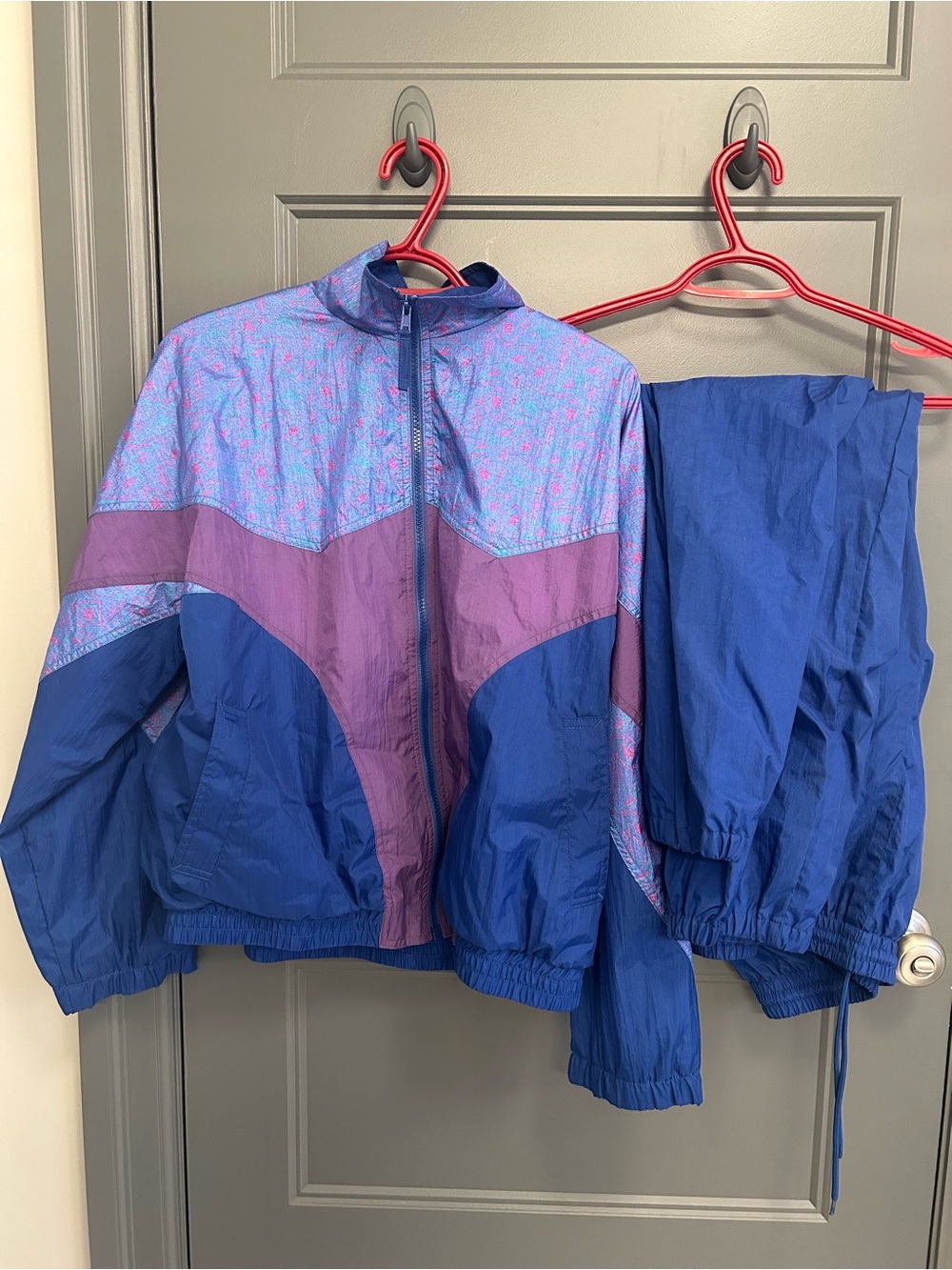 Vintage V.I. Petites Windbreaker Jacket and Pants Set
